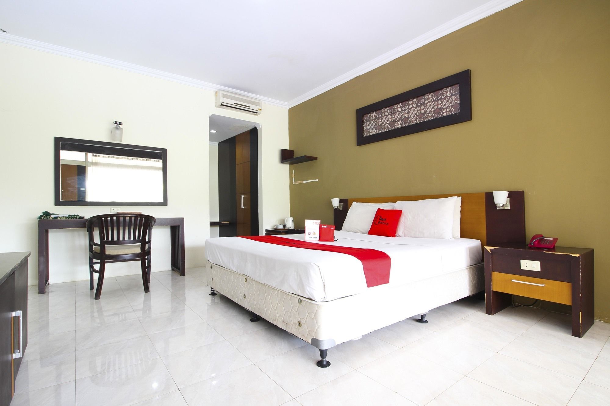 فندق Reddoorz @ Solo Street Maguwo المظهر الخارجي الصورة