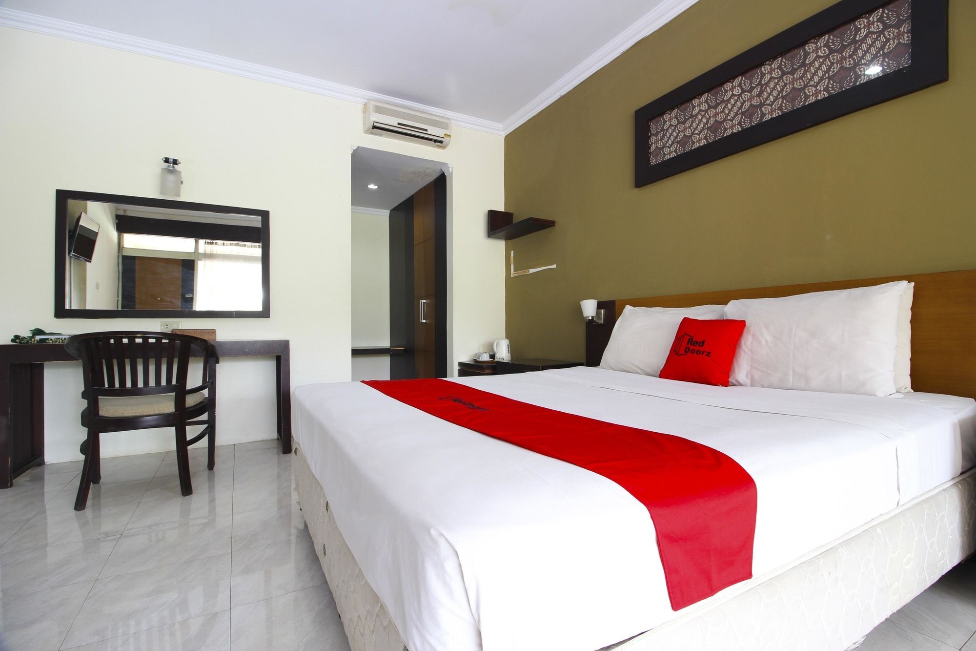 فندق Reddoorz @ Solo Street Maguwo المظهر الخارجي الصورة