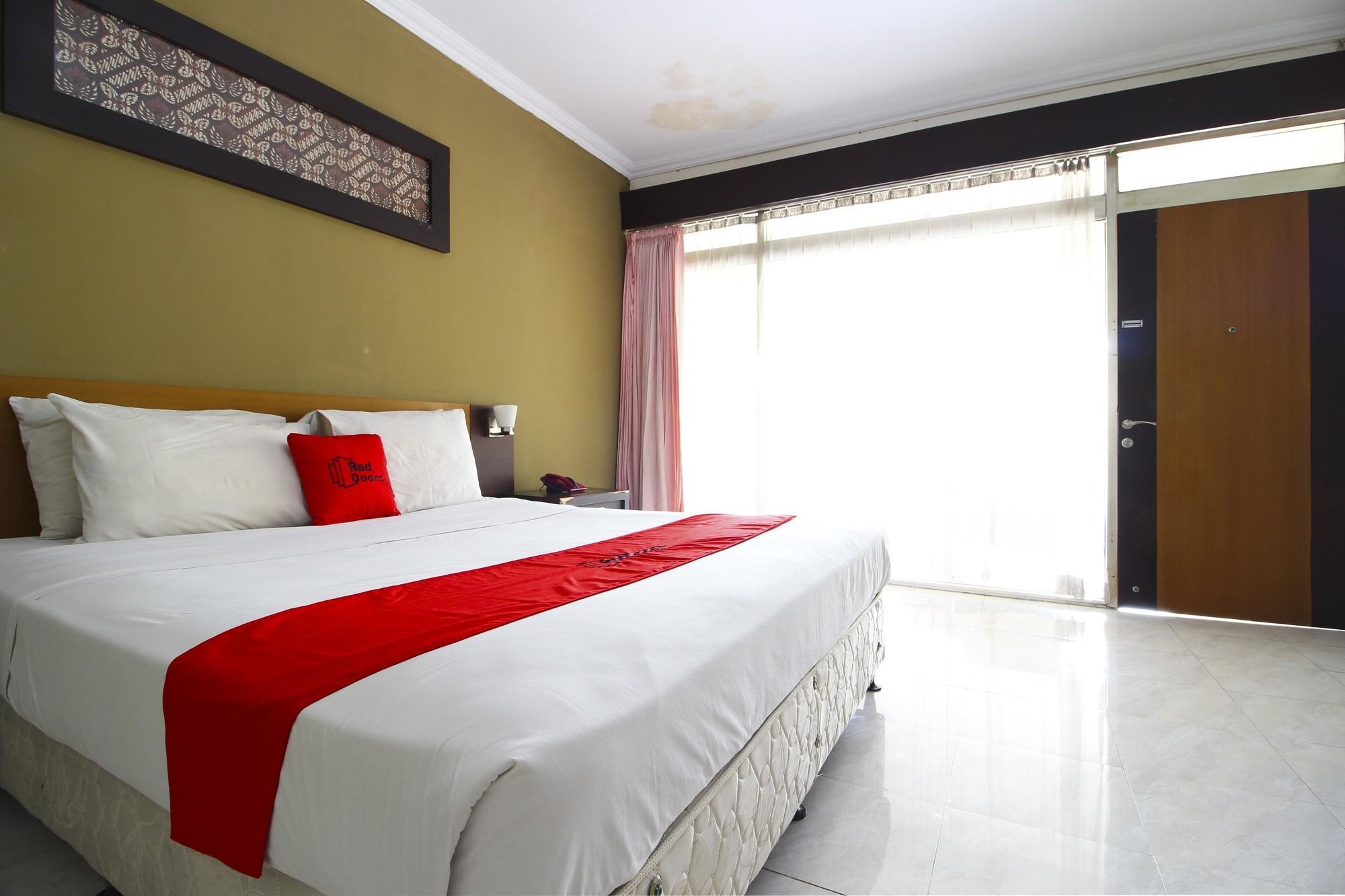 فندق Reddoorz @ Solo Street Maguwo المظهر الخارجي الصورة